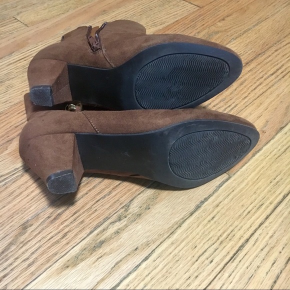 Like new 9M booties - Picture 8 of 11